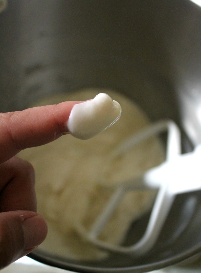 Sweet and Delicious Cream Cheese Frosting Mamá Maggie's Kitchen