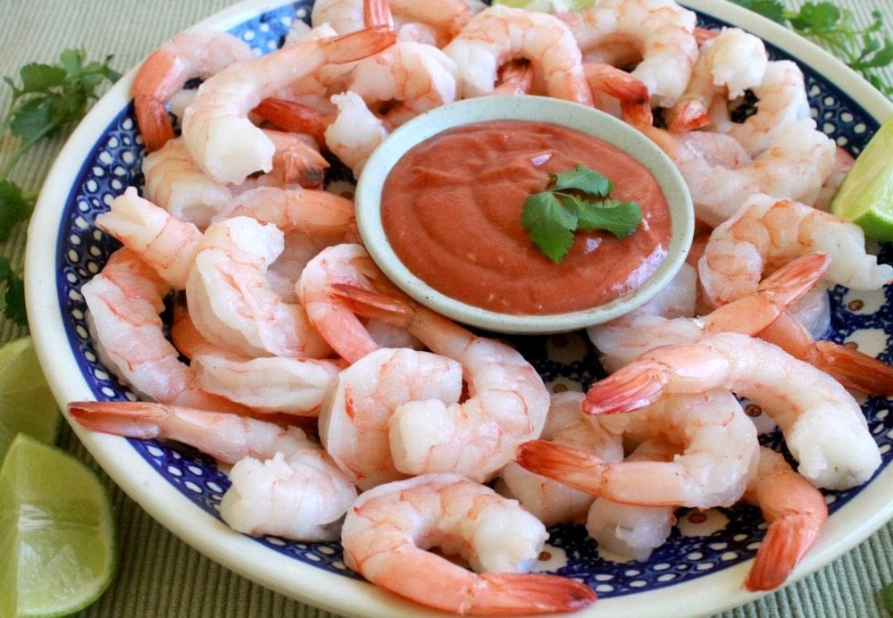 Shrimp with Chipotle Cocktail Sauce is an easy appetizer idea with few ingredients and incredibly delicious. Enjoy! by Mama Maggie's Kitchen