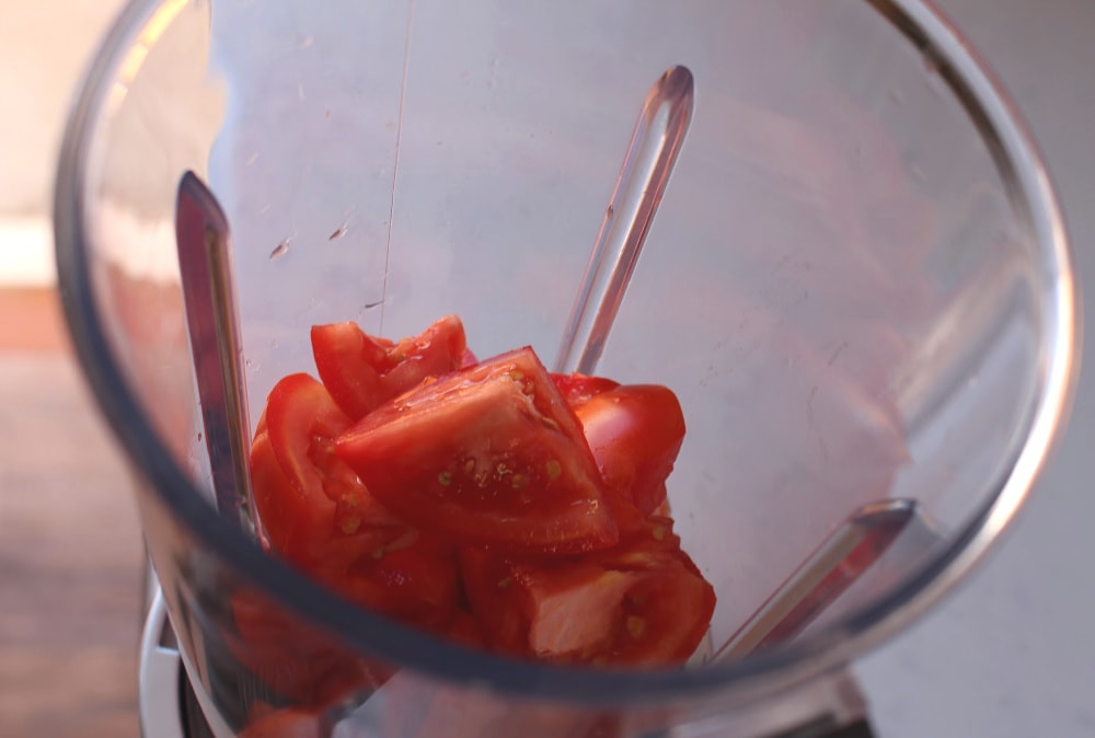 Chopped tomatoes ina  blender
