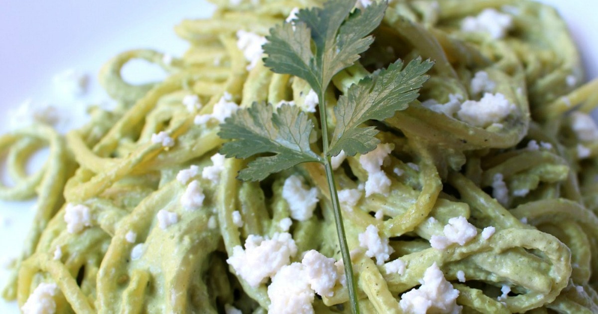 Espagueti Verde is a creamy and savory dish that will make you beg for seconds. Spaghetti tossed in a delicious poblano sauce. This Mexican recipe is great for Meatless Mondays or any day of the week. Watch the Video. By Mama Maggie's Kitchen