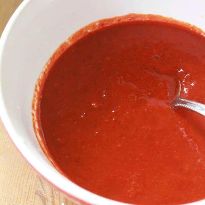 Chile Guajillo Sauce - Mamá Maggie's Kitchen