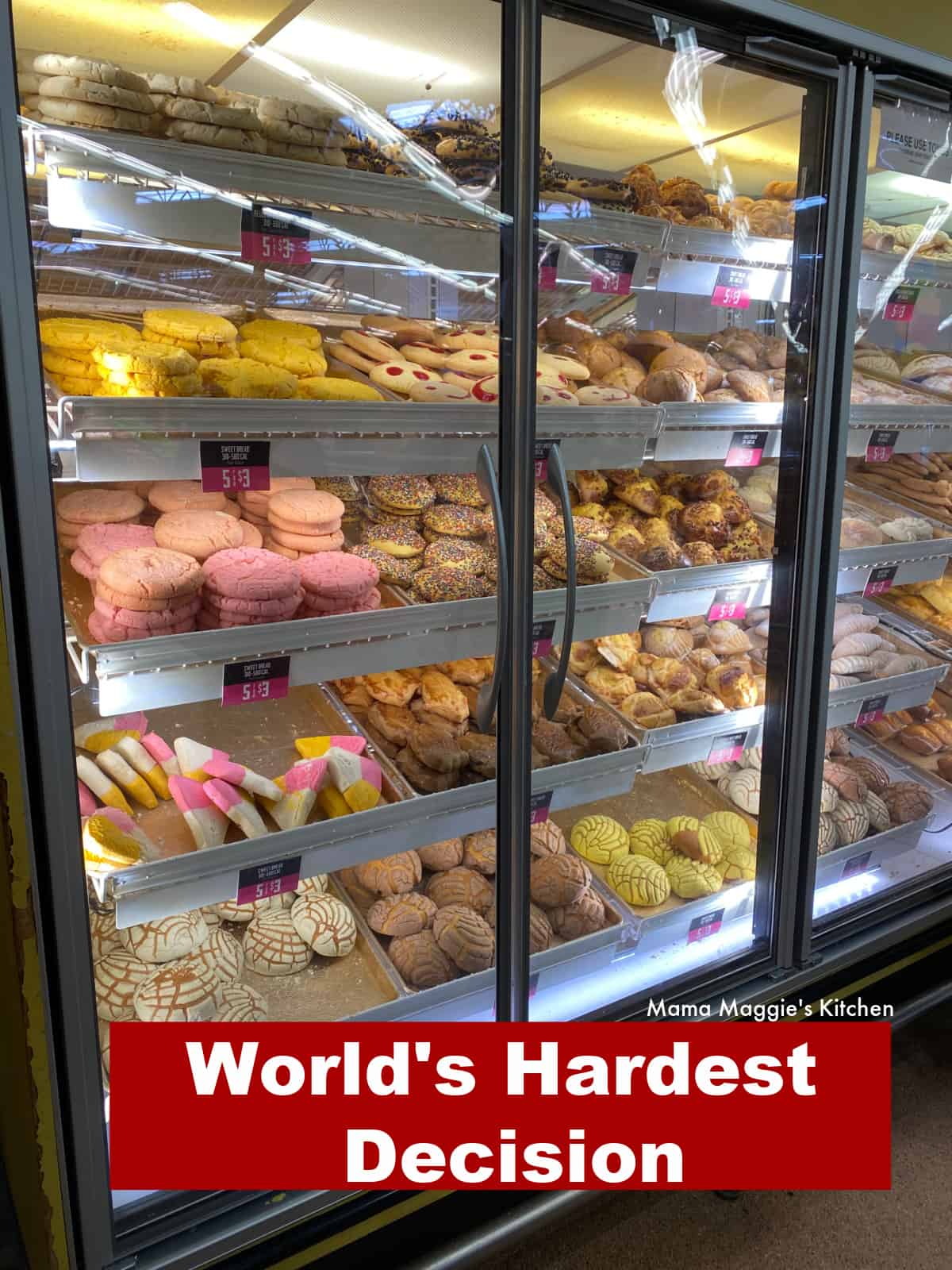 A glass case filled with pan dulce.