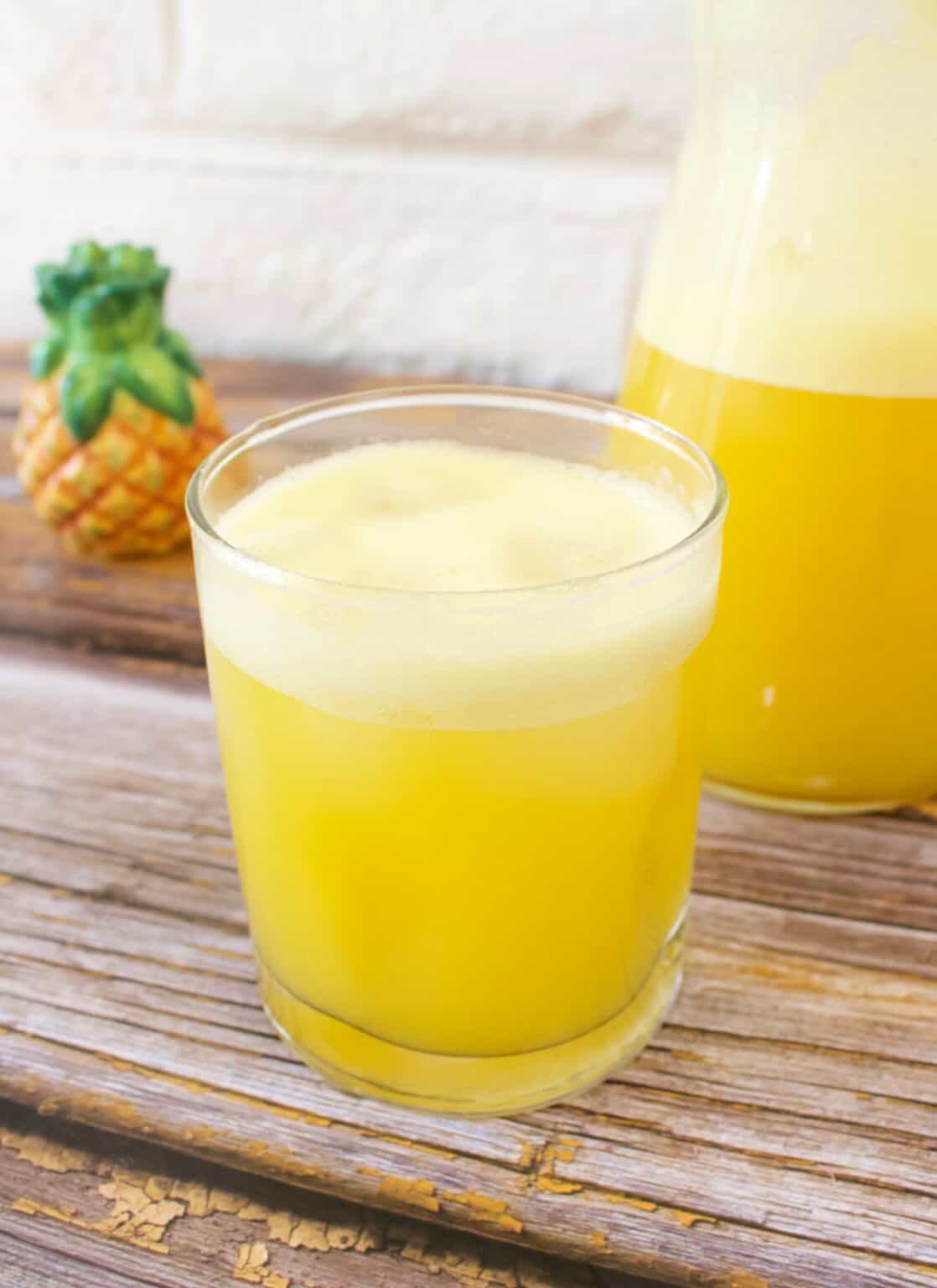 Agua de Piña (Pineapple Agua Fresca) + VIDEO