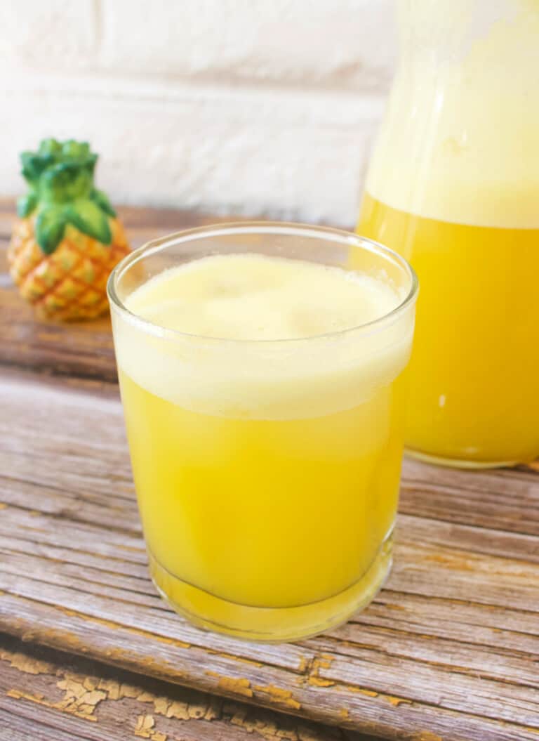 Agua de Piña (Pineapple Agua Fresca) + VIDEO