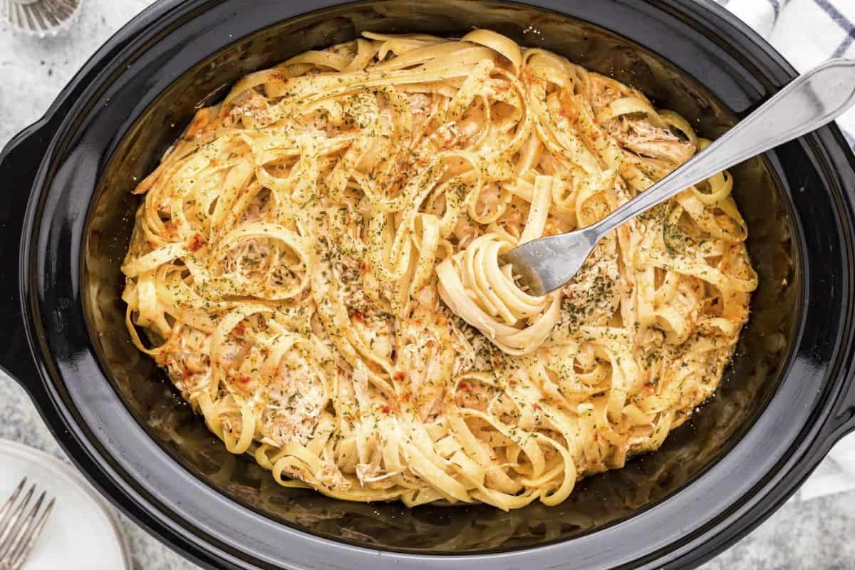 15 Easy Crock Pot Recipes For Busy Evenings - Mamá Maggie's Kitchen