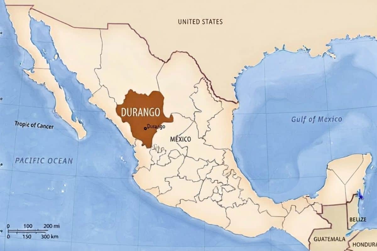 Map of Durango Mexico highlighting the state in brown, with surrounding countries and bodies of water labeled, including the United States, Pacific Ocean, Gulf of Mexico, Belize, and Honduras.
